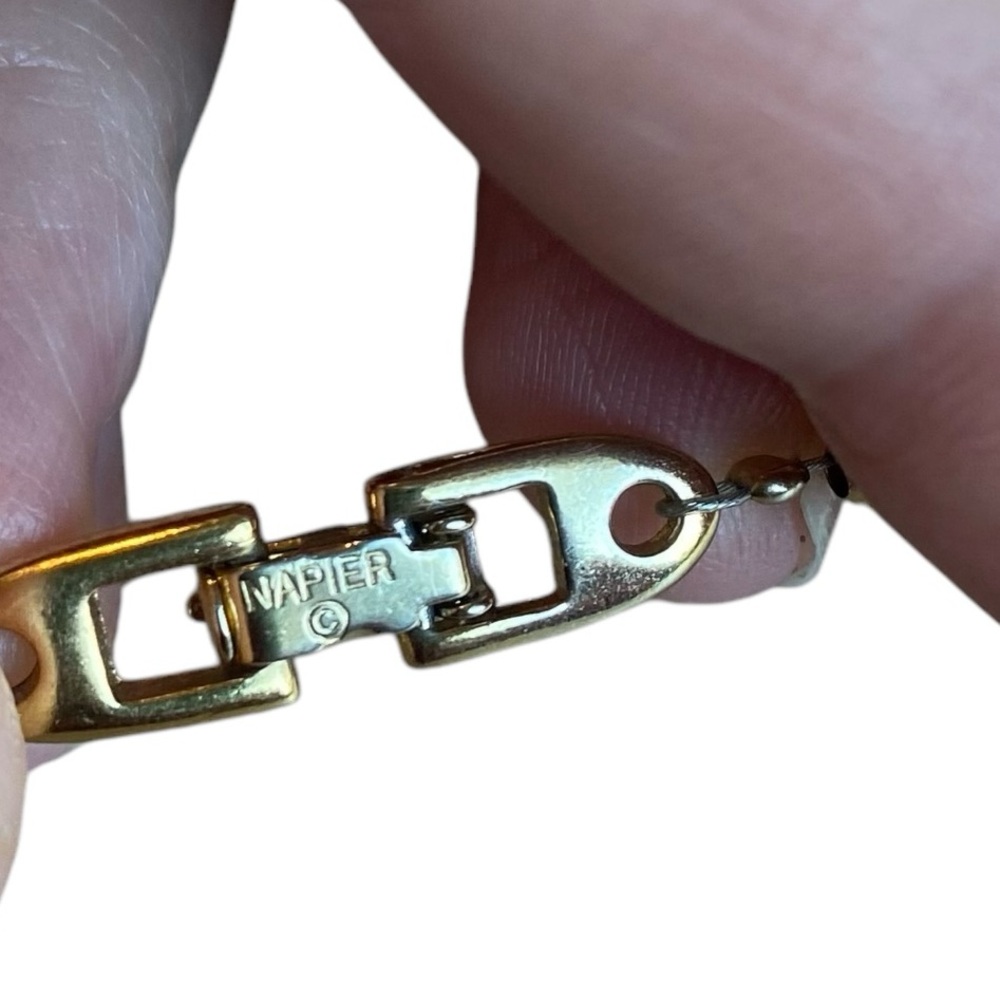 NAPIER Vintage White Lucite Beads w/ Gold Tone Spacer Beads Classic Necklace - Picture 9 of 11